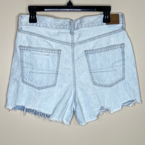 New American Eagle Distressed Light Wash Button Fly 90s Boyfriend Shorts size 10 - Picture 3 of 7